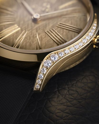 Omega De Ville Mini Trésor 26 mm, oro Moonshine™ con pulsera de tela 428.57.26.60.99.001 - Imagen 4