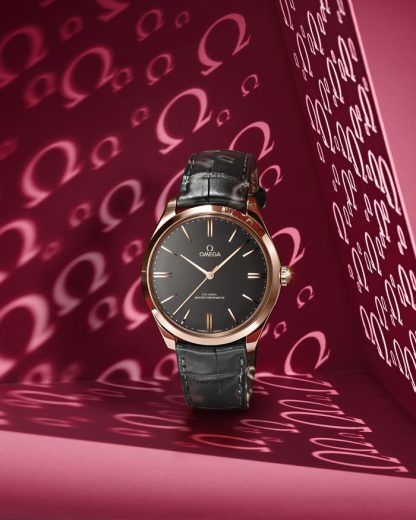 Omega De Ville Trésor 40 mm, oro Sedna™ con pulsera de piel 435.53.40.21.06.001 - Imagen 3