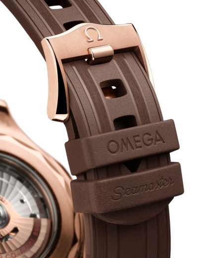 Omega Novedad Seamaster Diver 300M 42 mm, oro Sedna™ con pulsera de caucho 210.52.42.20.04.001 - Imagen 4