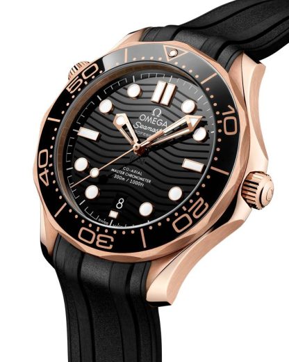 Omega Seamaster Diver 300M 42 mm, oro Sedna™ con pulsera de caucho 210.62.42.20.01.002 - Imagen 3