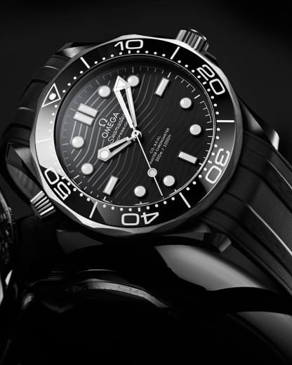 Omega Seamaster Diver 300M 43,5 mm, cerámica negra con pulsera de caucho 210.92.44.20.01.001 - Imagen 3