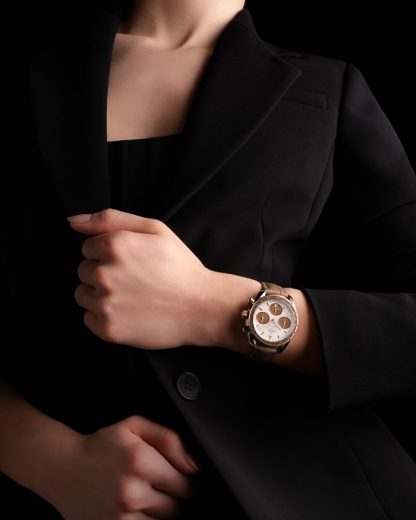 Omega Speedmaster 38 38 mm, acero - oro Sedna™ con pulsera de piel 324.23.38.50.02.002 - Imagen 2