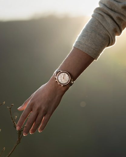 Omega Speedmaster 38 38 mm, oro Sedna™ con pulsera de piel 324.68.38.50.02.003 - Imagen 5