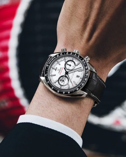 Omega Speedmaster Racing 44,25 mm, acero con pulsera de piel 329.33.44.51.04.001 - Imagen 2